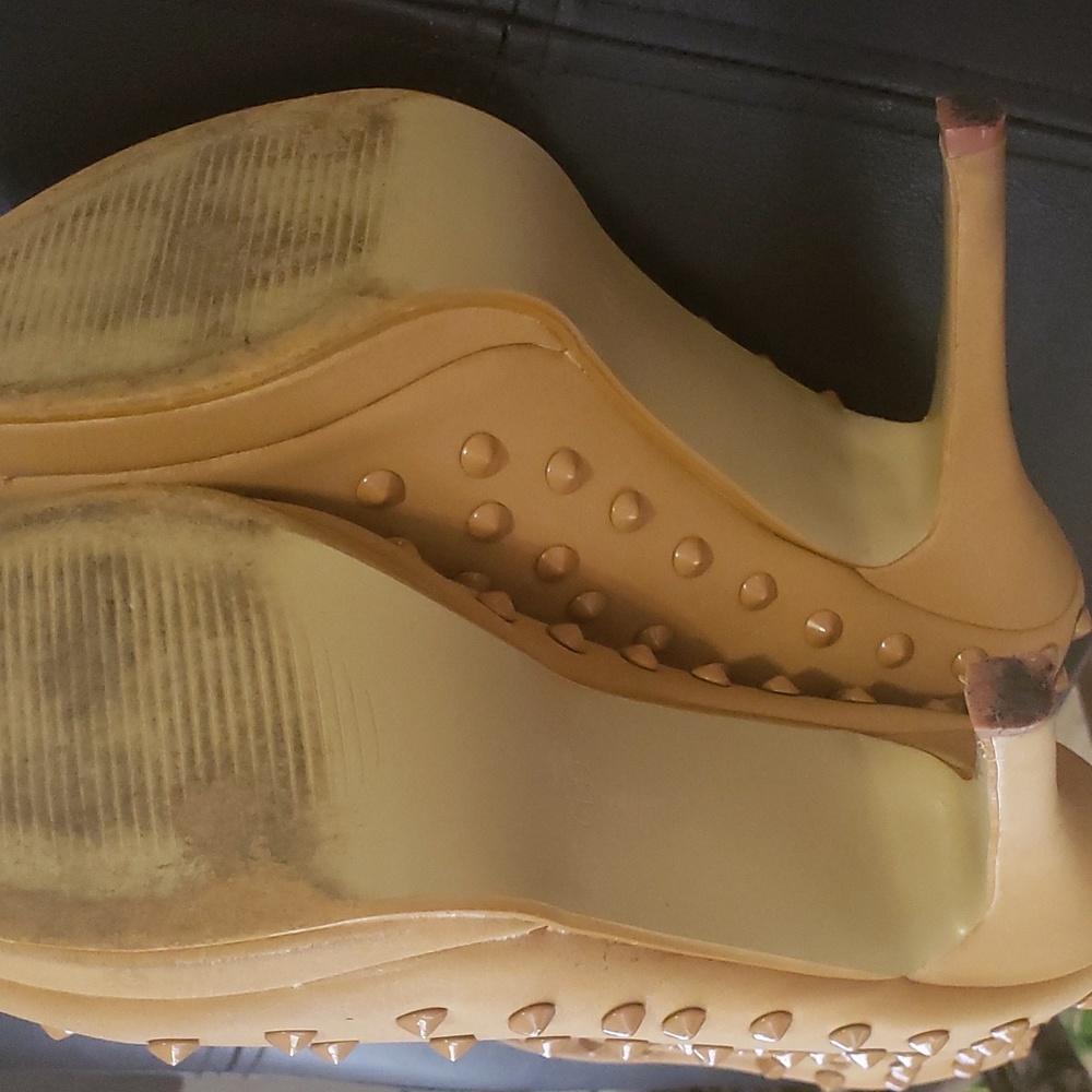 Camel Open-Toe Booties - Picture 4 of 5